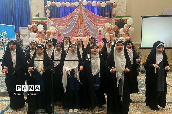 جشن تکلیف مدارس نواحی یک شهرری در آستان مقدس شیخ‌صدوق
