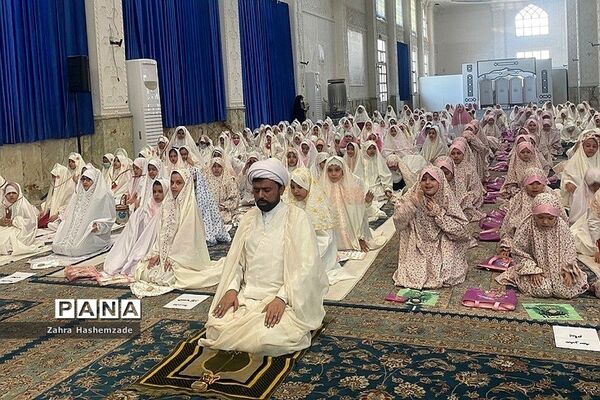 جشن تکلیف مدارس نواحی یک شهرری در آستان مقدس شیخ‌صدوق