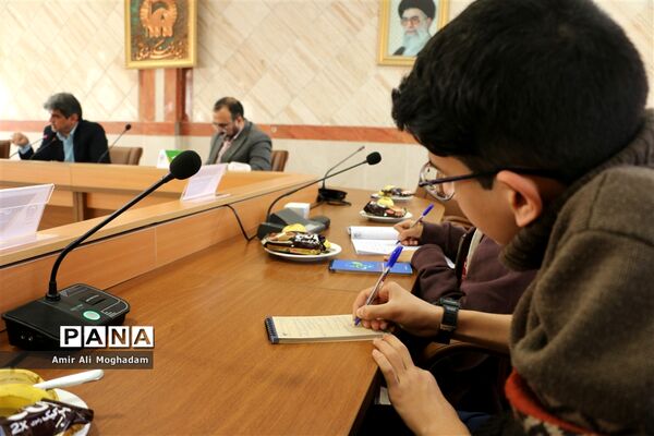 هم‌اندیشی مدیرعامل بنیاد فرهنگی رضوی با مشاوران جوان
