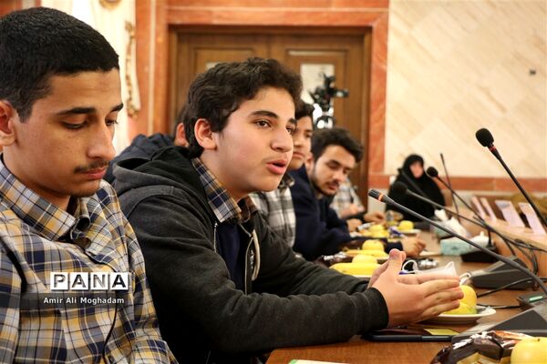 هم‌اندیشی مدیرعامل بنیاد فرهنگی رضوی با مشاوران جوان