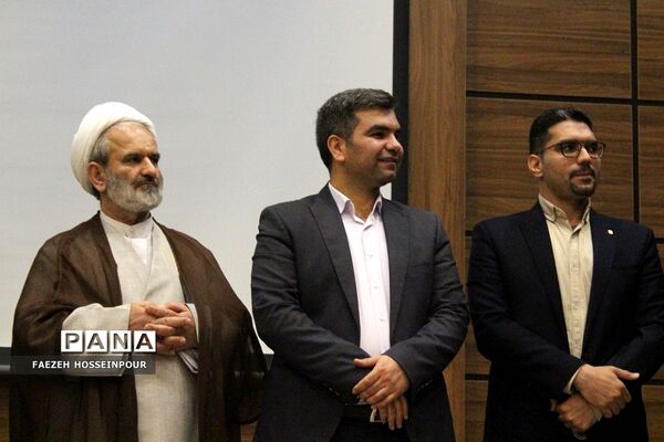 برگزاری مراسم تقدیر از مربیان پرورشی بهارستان‌دو به مناسبت هفته امور تربیتی