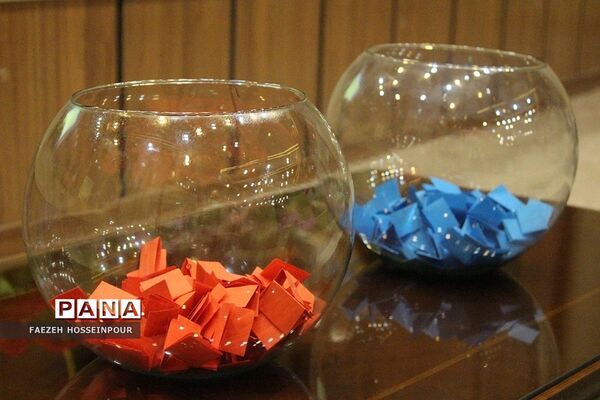 برگزاری مراسم تقدیر از مربیان پرورشی بهارستان‌دو به مناسبت هفته امور تربیتی