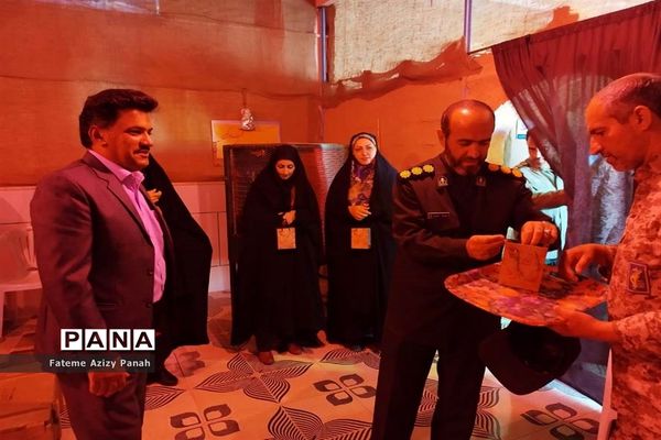 تقدیر از مدافعان امنیت در آباده