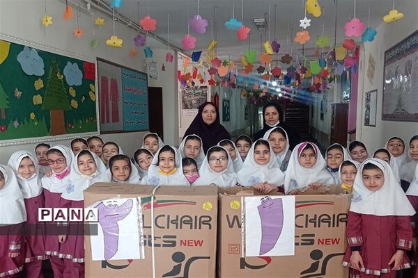 اهداء ویلچر به دانش‌آموز معلول مدرسه استثنایی در شهرقدس