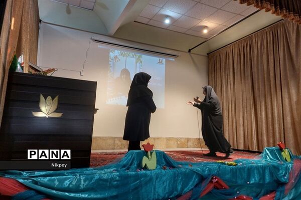 بزرگداشت هفته تربیتی در دبیرستان شاهد حجاب منطقه ۱۳