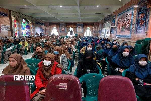 بزرگداشت هفته تربیتی در دبیرستان شاهد حجاب منطقه ۱۳