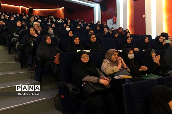 نشست معاونین پرورشی ناحیه هفت درهفته بزرگداشت تربیت اسلامی و امور تربیتی