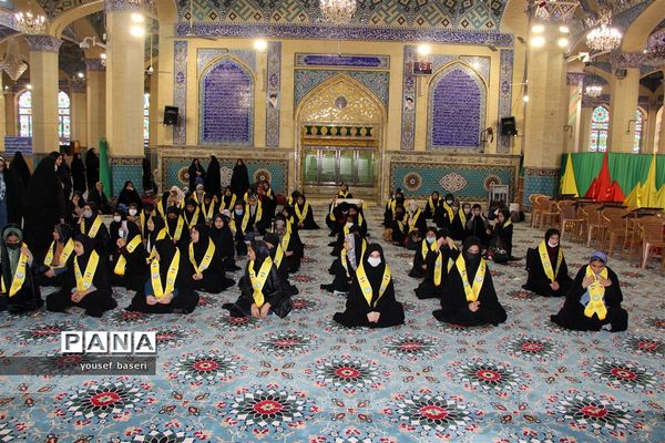اعزام ۷۰ دانش‌آموز دختر زیارت اولی یزدی  به مشهد مقدس