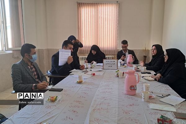 نشست کیفی و هماهنگی مدیران هنرستان‌ها در آموزش و پرورش رودهن