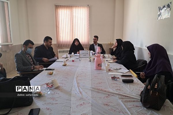 نشست کیفی و هماهنگی مدیران هنرستان‌ها در آموزش و پرورش رودهن