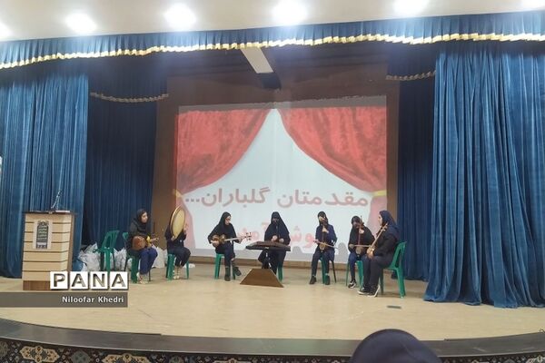 تجلیل از منتخبین مسابقات فرهنگی و هنری شهرستان بوشهر