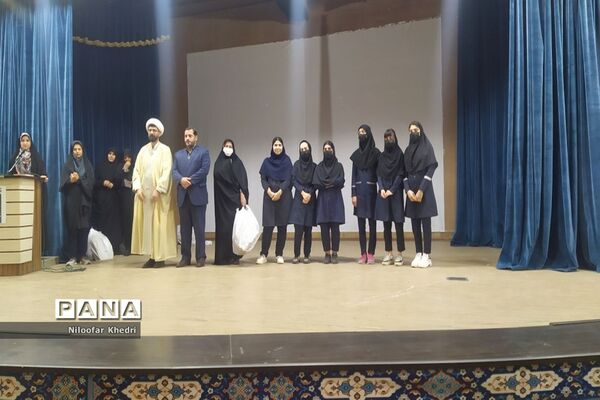 تجلیل از منتخبین مسابقات فرهنگی و هنری شهرستان بوشهر