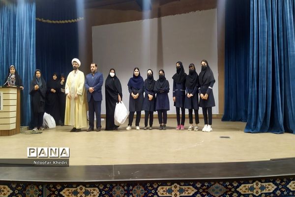 تجلیل از منتخبین مسابقات فرهنگی و هنری شهرستان بوشهر