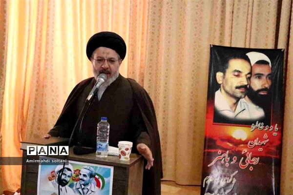 همایش گرامیداشت هفته تربیت اسلامی و اختتامیه اجلاس نماز ناحیه سه تبریز