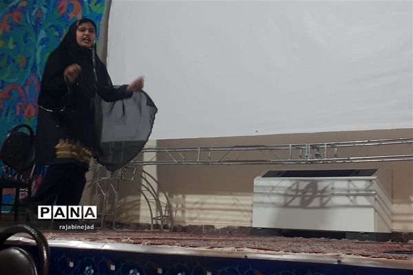 برگزاری جشنواره هنرهای نمایشی ویژه دختران ابرکوهی