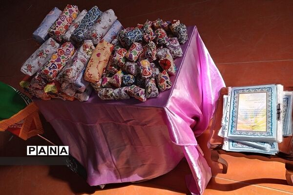 جشن بزرگ اعیاد شعبانیه و تقدیر از دانش‌آموزان دبیرستان طالقانی رودهن