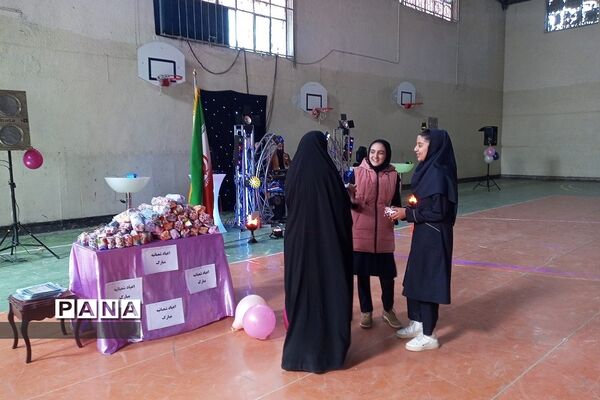 جشن بزرگ اعیاد شعبانیه و تقدیر از دانش‌آموزان دبیرستان طالقانی رودهن