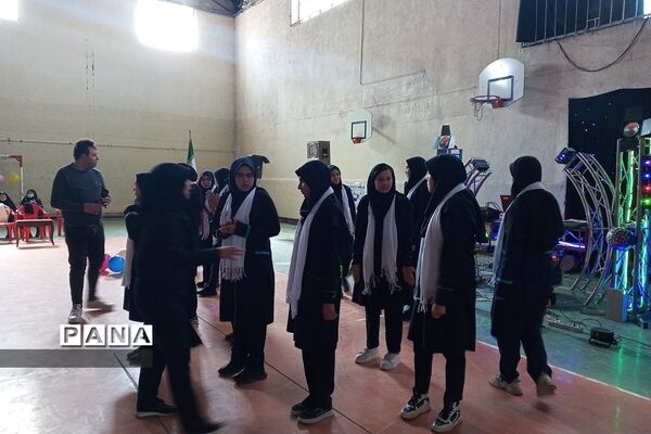 جشن بزرگ اعیاد شعبانیه و تقدیر از دانش‌آموزان دبیرستان طالقانی رودهن