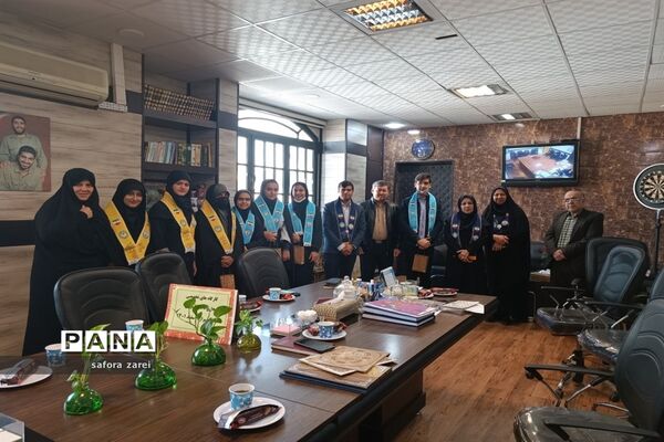 نشست ماهانه مجلس دانش‌آموزی ناحیه چهار شیراز