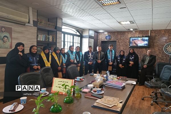 نشست ماهانه مجلس دانش‌آموزی ناحیه چهار شیراز