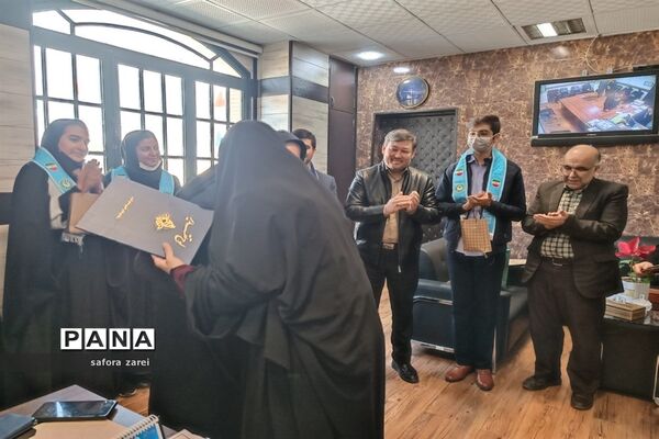 نشست ماهانه مجلس دانش‌آموزی ناحیه چهار شیراز