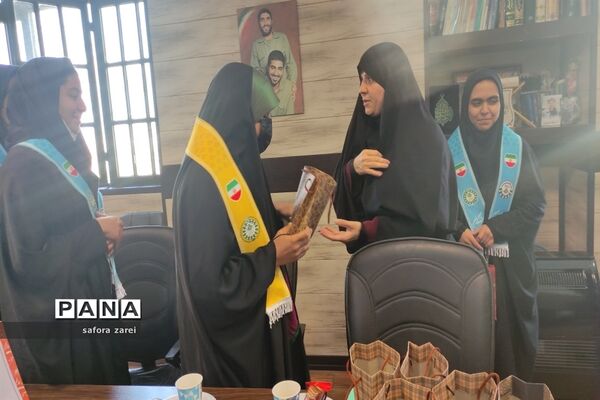 نشست ماهانه مجلس دانش‌آموزی ناحیه چهار شیراز