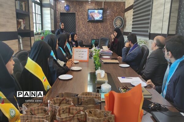 نشست ماهانه مجلس دانش‌آموزی ناحیه چهار شیراز