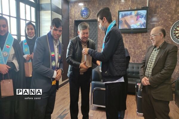 نشست ماهانه مجلس دانش‌آموزی ناحیه چهار شیراز