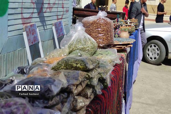 نمایشگاه محصولات فرهنگی و صنایع‌دستی در شهرستان کارون