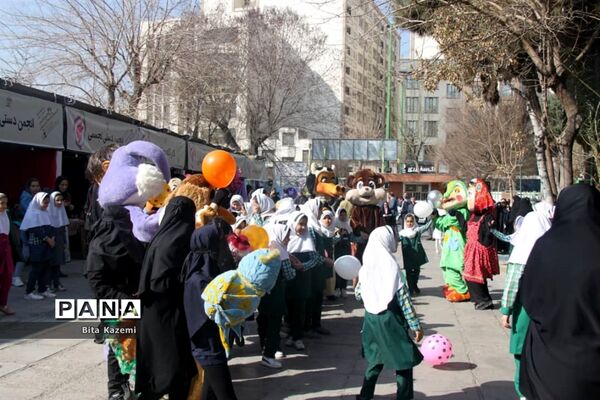 برگزاری جشنواره دست‌آوردهای دانش‌آموزی کانون‌های فرهنگی‌تربیتی شهرستان‌های استان تهران در کانون سمیه شهرری