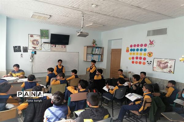 دانش‌آموزان بافقی مسئولیت اداره یک روز مدارس را به عهده داشتند