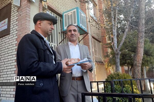 تقدیر از فعالان تربیتی مدارس رودهن توسط مدیران مدارس