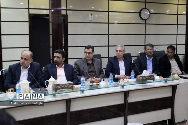 جلسه شورای معاونان اداره‌کل آموزش و پرورش استان بوشهر با حضور معاون حقوقی و امور مجلس وزارت آموزش و پرورش