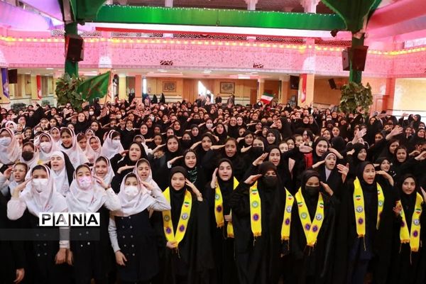 حضور دختران دانش‌آموزدر جشن‌های اعیاد شعبانیه