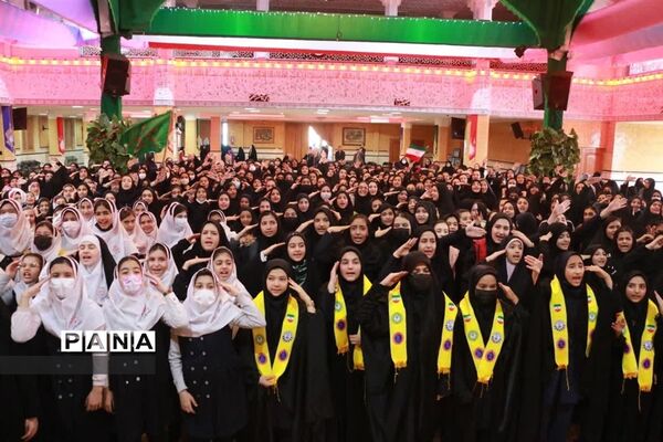 حضور دختران دانش‌آموزدر جشن‌های اعیاد شعبانیه