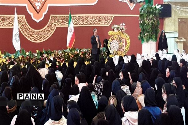 حضور دختران دانش‌آموزدر جشن‌های اعیاد شعبانیه