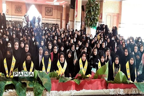 حضور دختران دانش‌آموزدر جشن‌های اعیاد شعبانیه