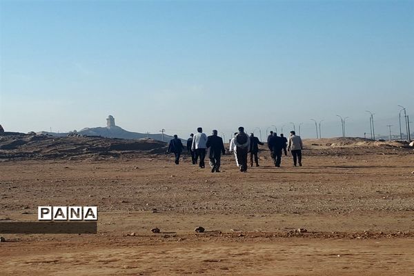 کوهپیمایی مربیان ومعاونان پرورشی به‌مناسبت هفته تربیت اسلامی در ابرکوه