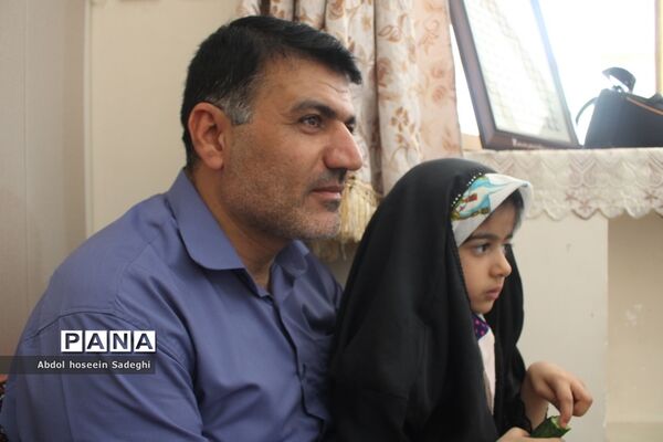 دیدار معاون وزیر آموزش و پرورش با خانواده شهید لک