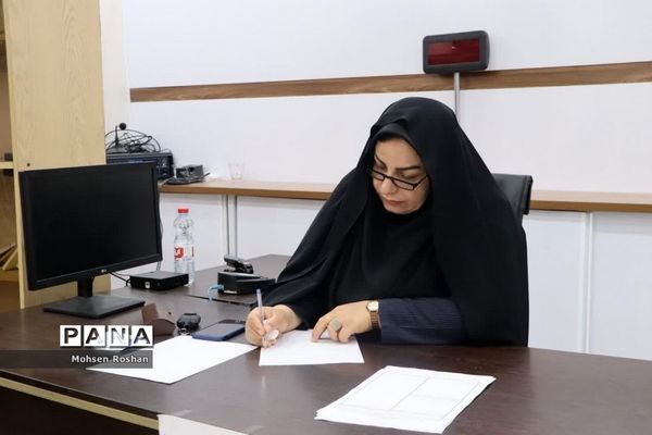 دومین روز فعالیت ستاد ارتباطات مردمی سفر ریاست جمهوری در آموزش و پرورش استان بوشهر