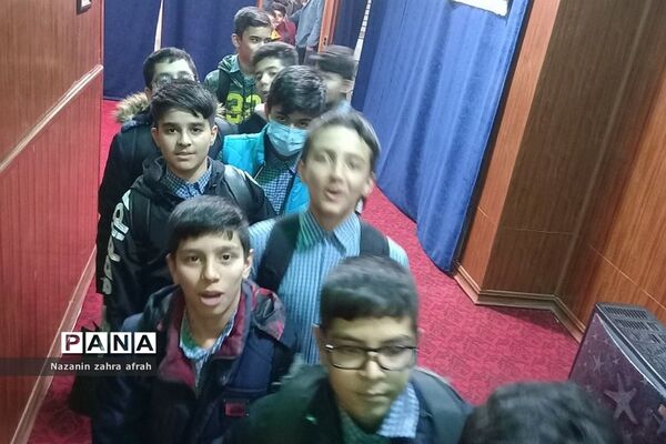 جشن تکلیف پسران دبیرستان ۱۳ آبان رودهن