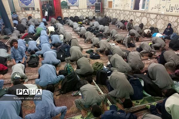 جشن تکلیف پسران دبیرستان ۱۳ آبان رودهن