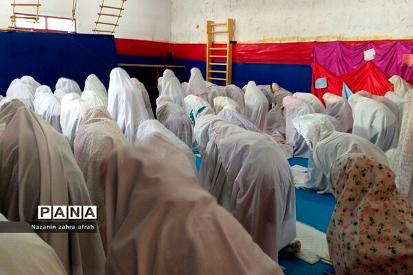 اولین‌ نماز‌های جماعت دانش‌آموزان نومکلف دبستان اندیشه رودهن