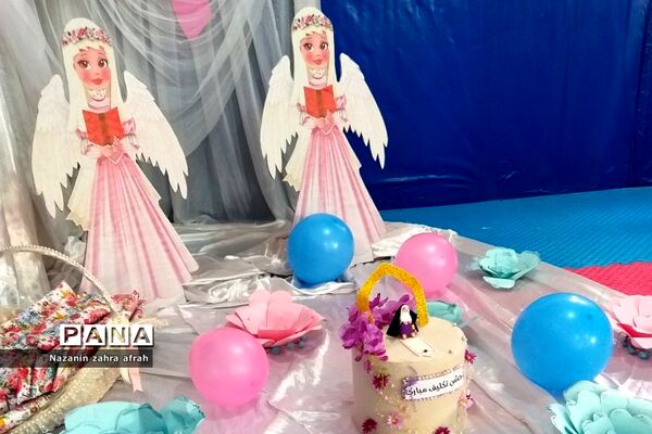 اولین‌ نماز‌های جماعت دانش‌آموزان نومکلف دبستان اندیشه رودهن