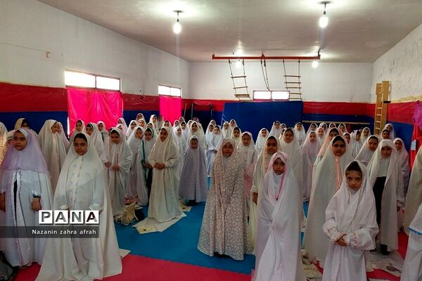اولین‌ نماز‌های جماعت دانش‌آموزان نومکلف دبستان اندیشه رودهن