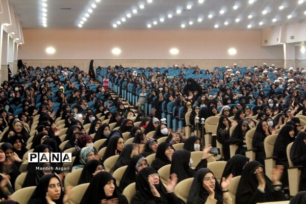 اعطای 30 کمک هزینه سفر کربلا به مربیان پرورشی قم