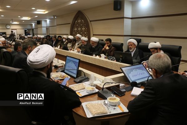 دیدار وزیر آموزش و پرورش با علما و مراجع عظام تقلید در قم