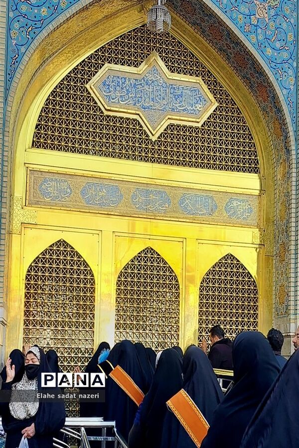 حضور دانش‌آموزان زیارت اولی یزدی در صحن و بارگاه علی ابن موسی الرضا (ع)