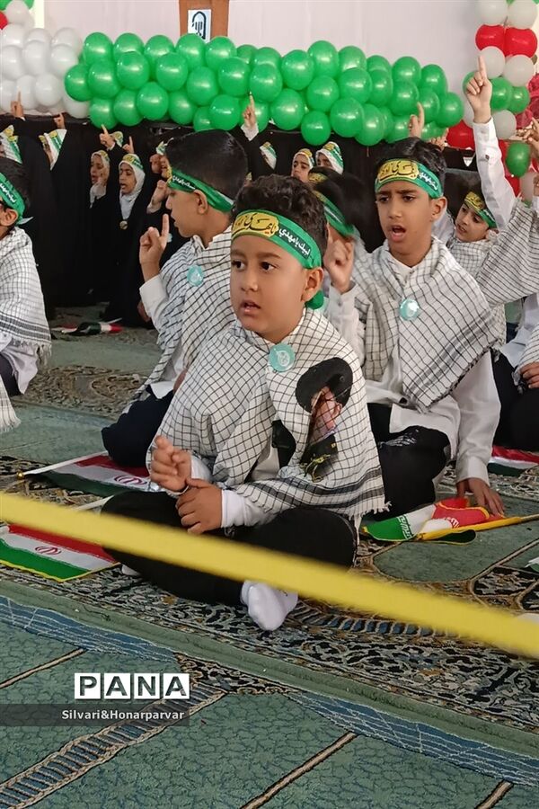 همایش  دهه نودی‌ها و همخوانی سرود سلام فرمانده ۲در جهرم