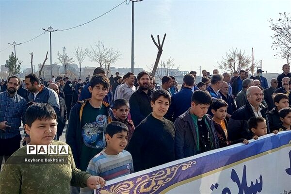 پیاده‌روی خانوادگی در روستاهای پاکدشت